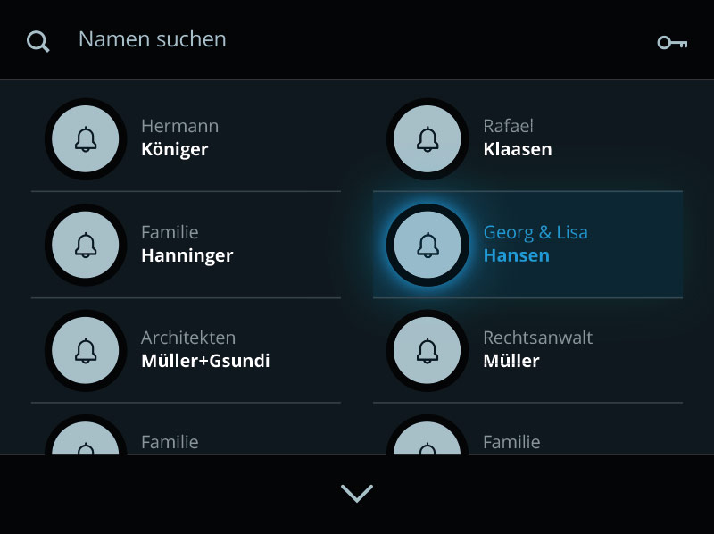 Detailaufnahme Namensauswahl auf Bedienfeld der COMFORT-Station