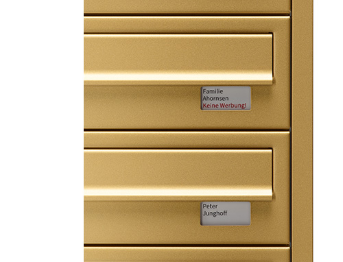Digitaler Briefkasten, gold, Detailansicht Namensschilder