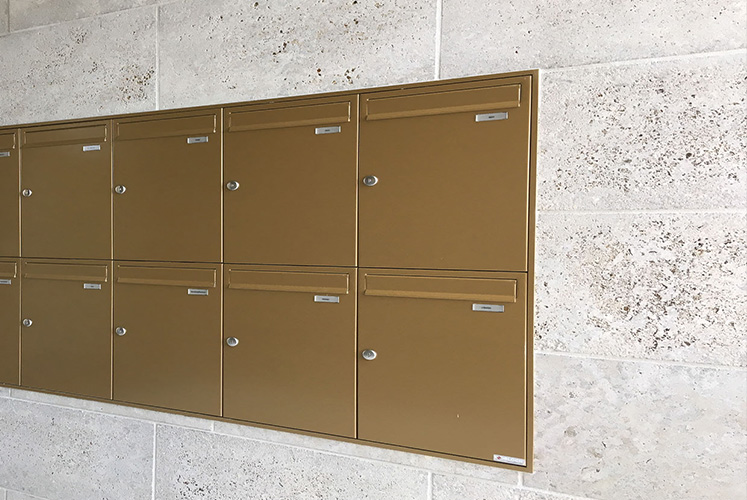Briefkasten Gold UP 