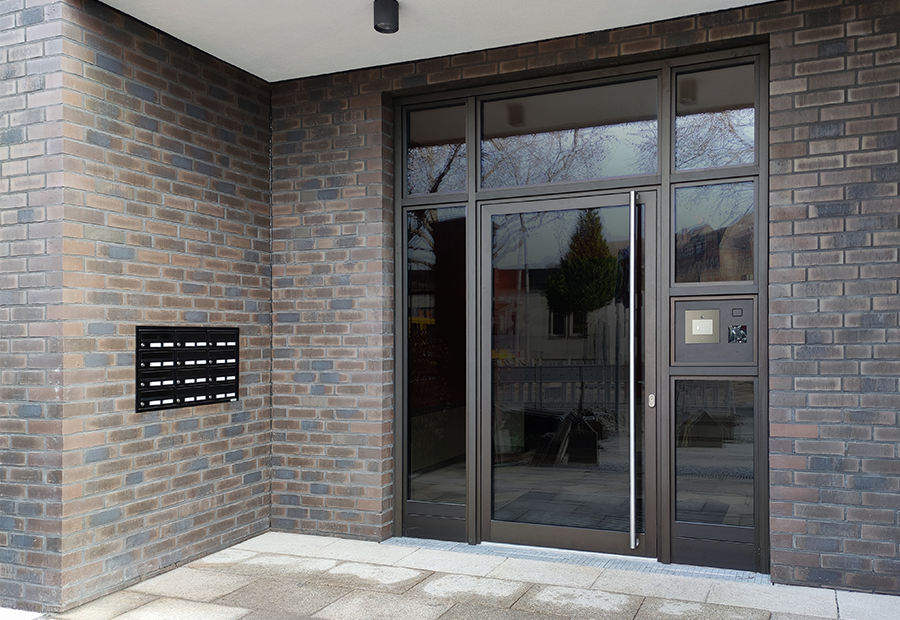 Referenz Südkreuz Klinkeroptik mit Briefkastenanlage
